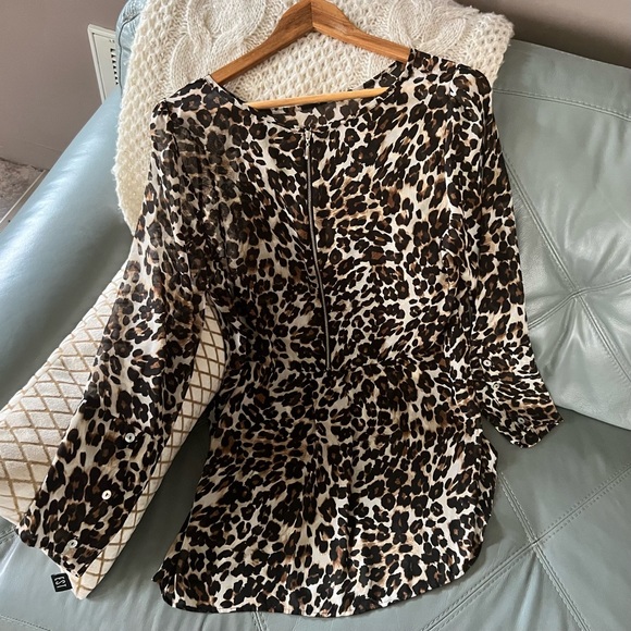 Sheer 🐆 KAY CELINE Gorgeous Sexy LEOPARD Chic HI/LO BLOUSE w/ Zipper TOP M - Picture 3 of 17